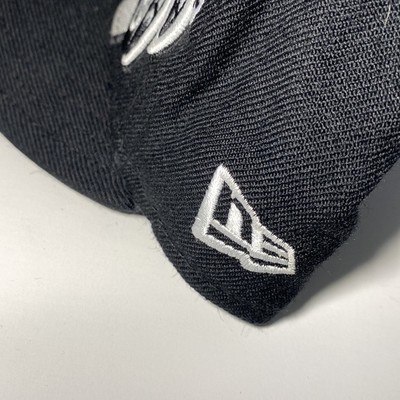 Blackhawks hockey hat cap 100% wool embroidered NEW Era side hit 61.5 cm - Picture 3 of 8